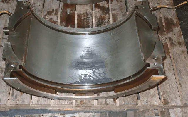 Uneven whitemetal bearing damage caused by misalignment