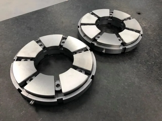 Tilting-pad hydrodynamic thrust bearing