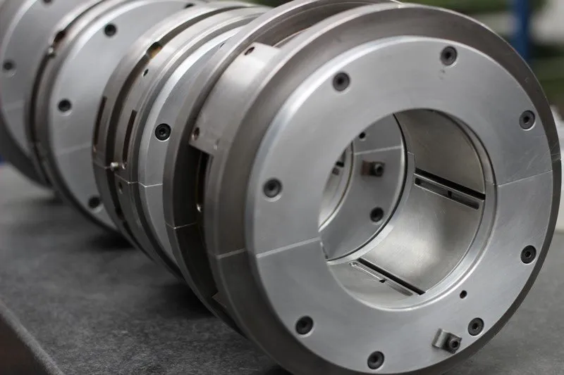 Tilting-pad journal bearing used to explain hydrodynamic lubrication
